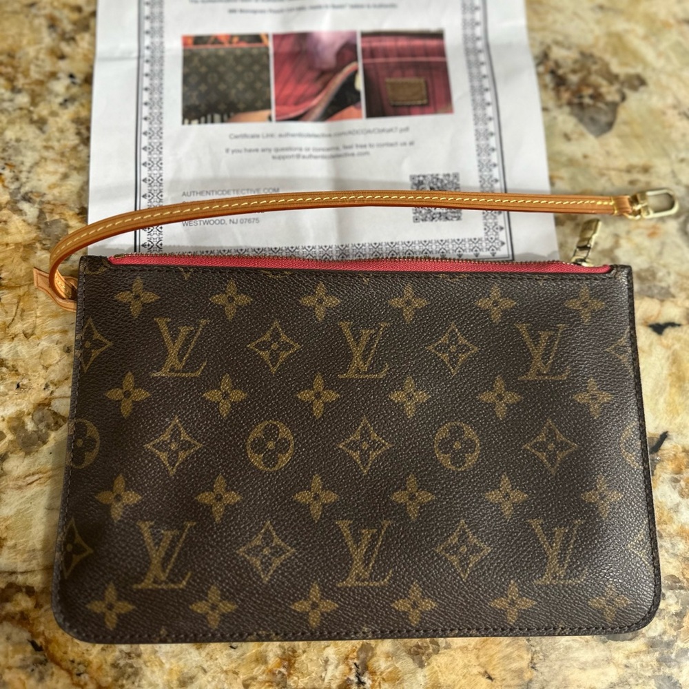 Authentic LOUIS VUITTON Monogram Neverfull MM Pochette